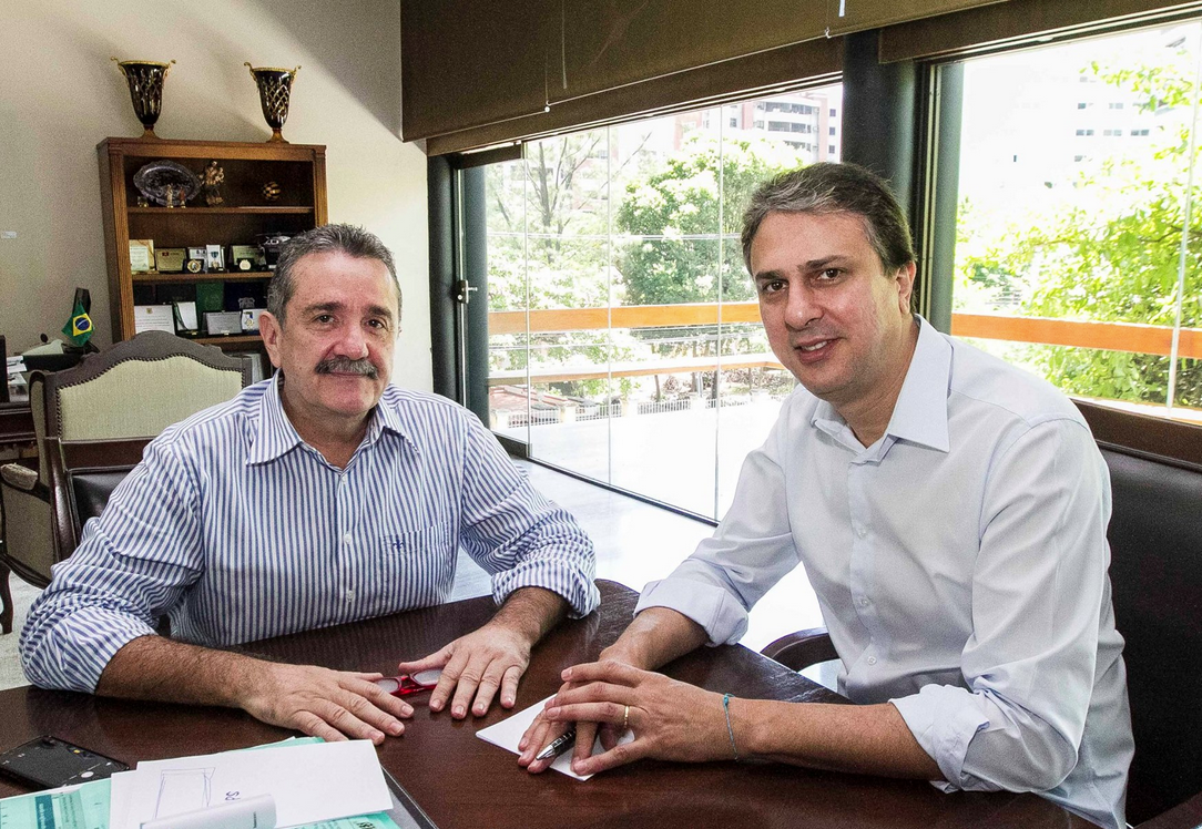 Camilo Santana recebe Bismarck Maia no Palácio da Abolição