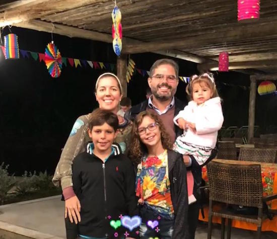 Fugindo do agito da cidade, Ticiana Rolim aproveita dias de relax em Penedo