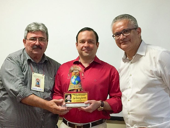 Igor Queiroz Barroso recebe homenagem pelo Dia do Escritor