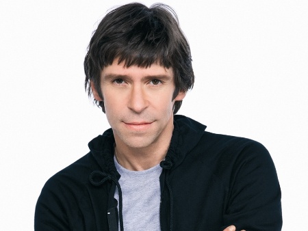 Duda Molinos dá dicas de make na inauguração da NSix