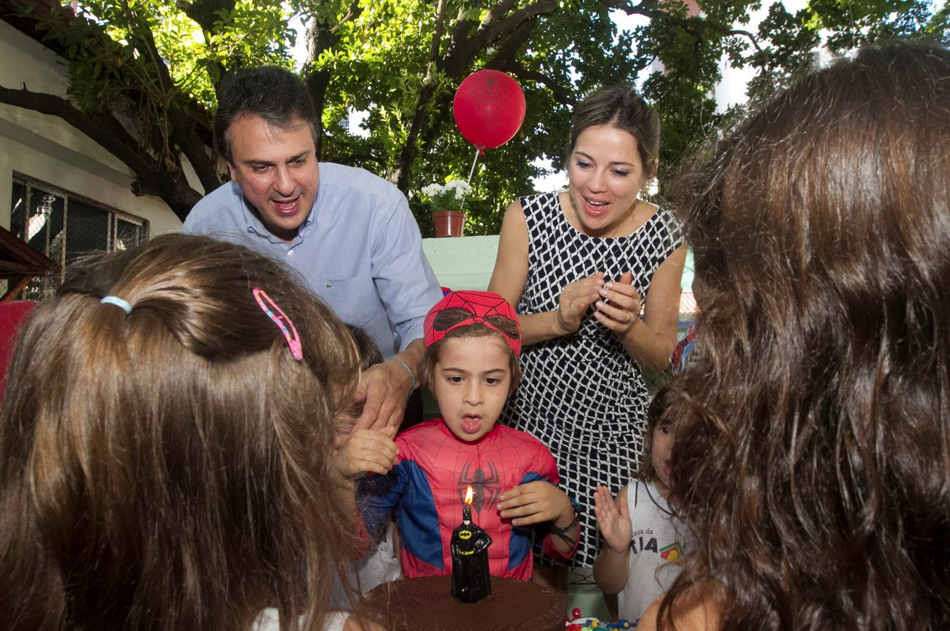 Camilo e Onélia Santana comemoram o aniversário do primogênito