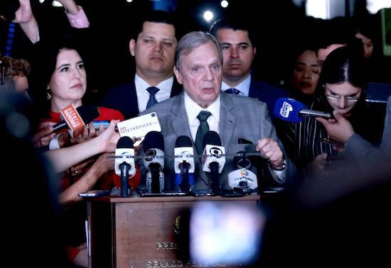 Tasso inclui estados e municípios na reforma da Previdência