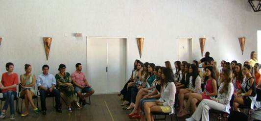 Pompeu Vasconcelos esconde quem é a Miss que o surpreendeu