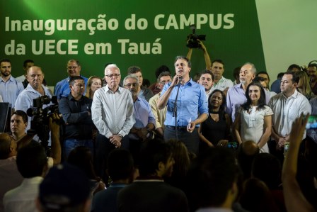 Camilo Santana inaugura novo campus da UECE em Tauá