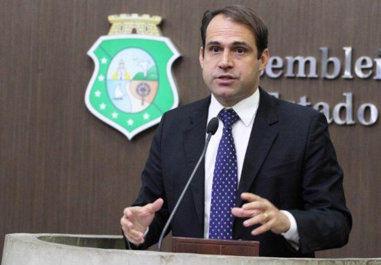 Deputado Salmito quer apoio federal sobre repasse de royalties do pré-sal