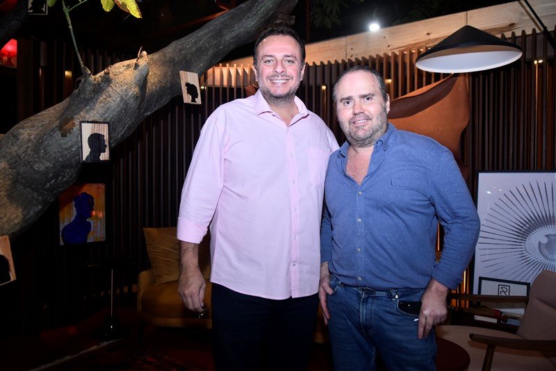 Adriano Nogueira promove happening no ambiente de Roberto Pamplona na CasaCor Ceará