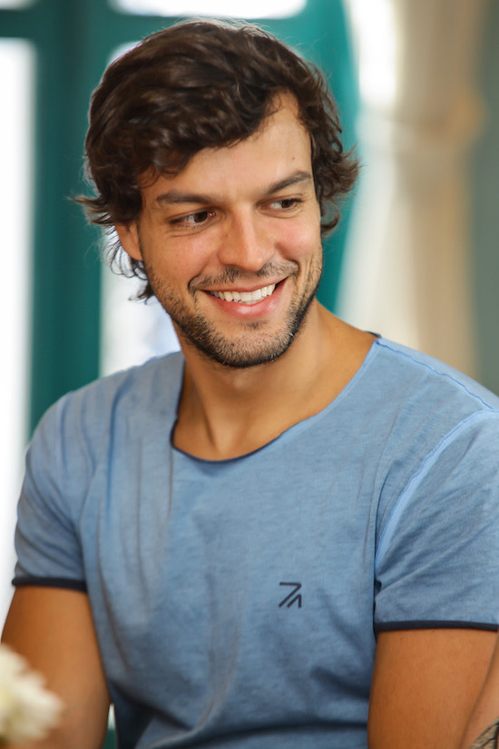 Valter Costa Lima abre as portas do seu apê para evento da Calvin Klein Jeans