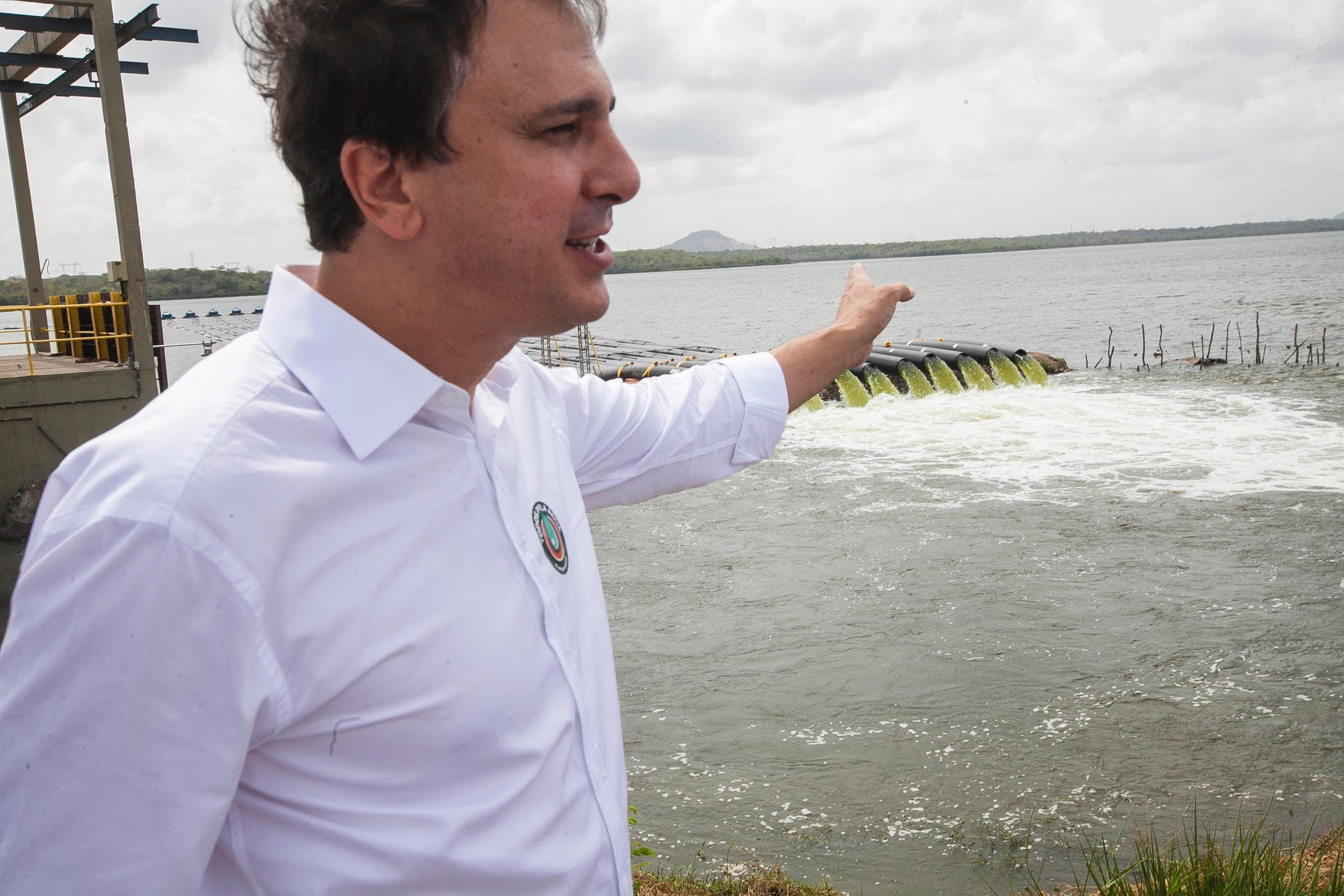 Camilo Santana inaugura Sistema de Captação Pressurizada no Açude Gavião