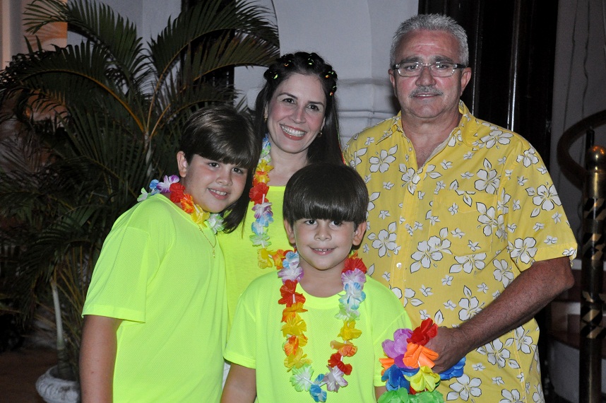 Os bacaninhas fizeram a festa no pré-carnaval do Ideal