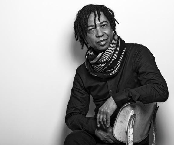Djavan fará show no Centro de Eventos do Ceará. Aos detalhes!