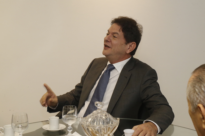 Cid Gomes intensifica as articulações para a eleição da presidência do Senado