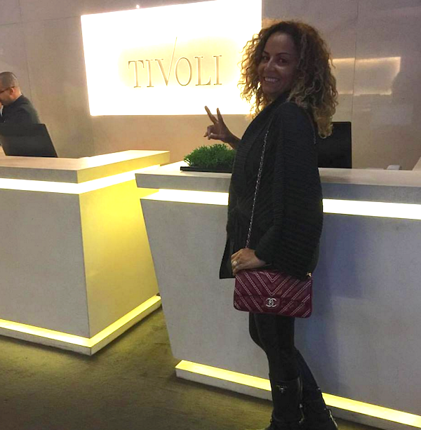 Gil Santos faz pitstop no SPFW antes de seguir para o festão de Cláudio Vale