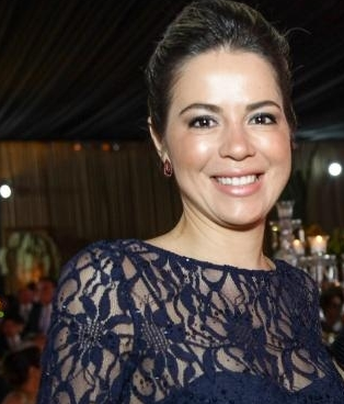 Onélia Santana participa da assinatura da ordem de serviço das obras do Centro das Rendeiras da Prainha