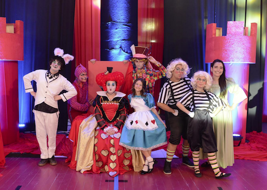 Espetáculo “Alice no País das Maravilhas” abre a temporada de férias na cidade