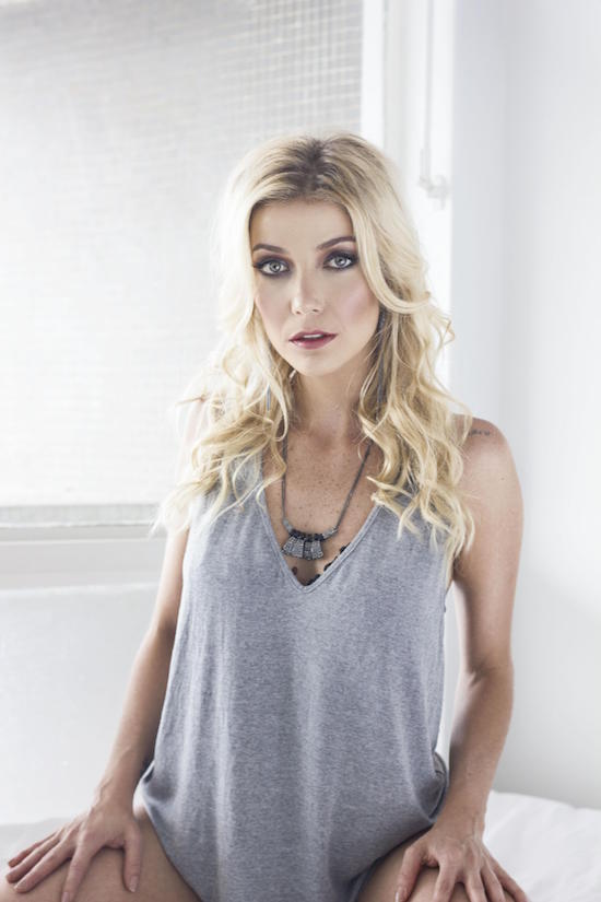 Luiza Possi faz show em Fortaleza, nesta quinta-feira