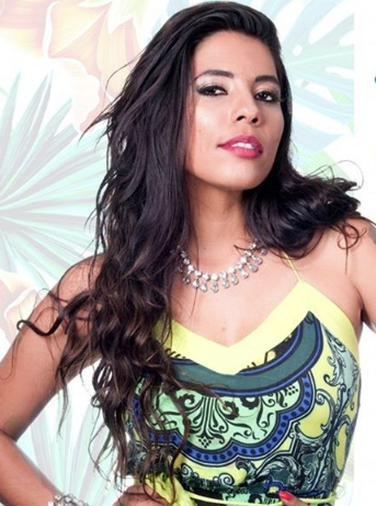 Nayra Costa solta a voz no Colosso