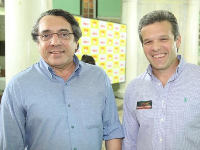 Guto Benevides ganha comemoração surpresa na TVC