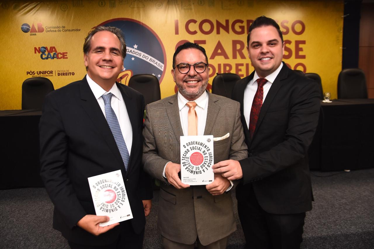 Ricardo Bacelar apresenta a publicação de estreia da editora ESA/OAB