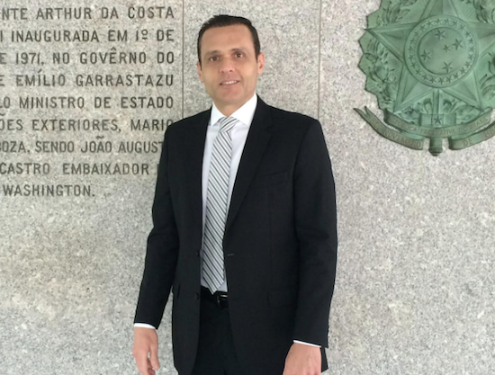 Eduardo Diogo se prepara para lançar o livro “Muda Brasil”