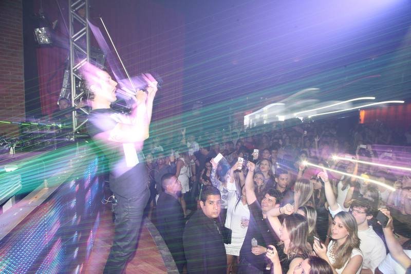 House na Lagoa aterrissa no Colosso Lake Lounge