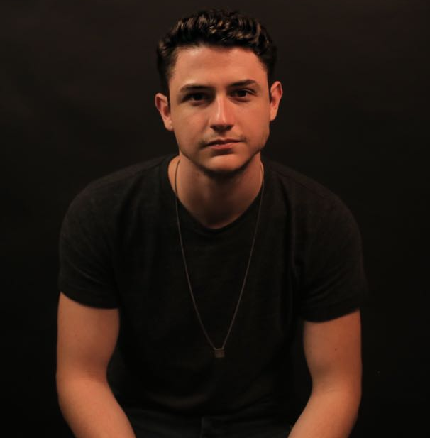 Preparados para o weekend? Tem sunset dos bons na Guarderia. Aos detalhes!