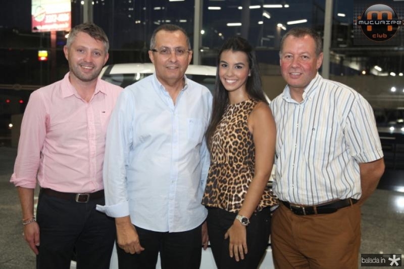 Extrema recebe visita de gerentes da Land Rover