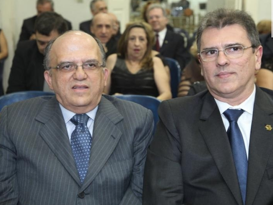 Fernando Ximenes lança livro no Ideal Clube