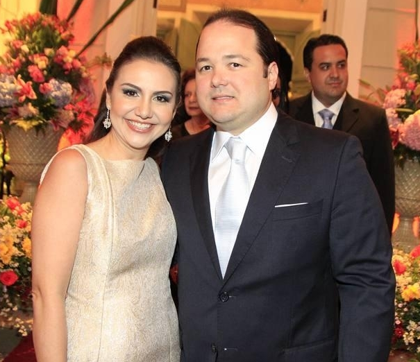 Adriana e Otávio Queiroz festejam 1 ano de Constantino