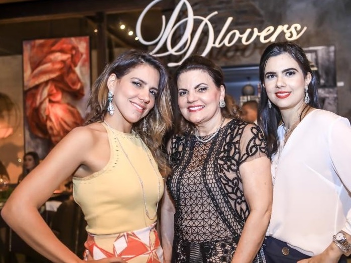 Ana Carolina Fontenele promove a DD Christmas Party