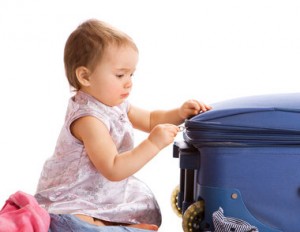 Estilista Eliane Bertolami ensina como organizar a mala dos filhos