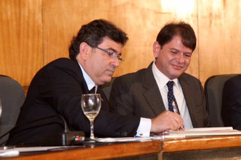 Governardor Cid Gomes dá posse ao novo secretário Alexandre Pereira, na Fiec
