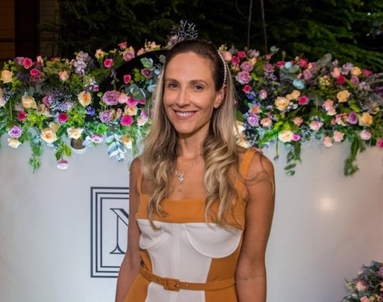 Amanda Medrado está a todo vapor com o lançamento de sua coleção de joias em Milão