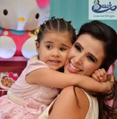 Vivian Otoch comemora aniversário da herdeira