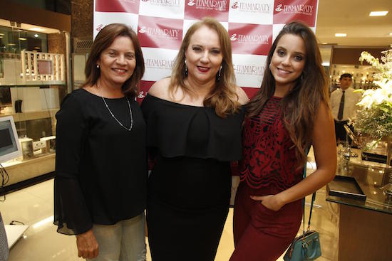 Luiziane Cavalcante arma coquetel na Itamaraty