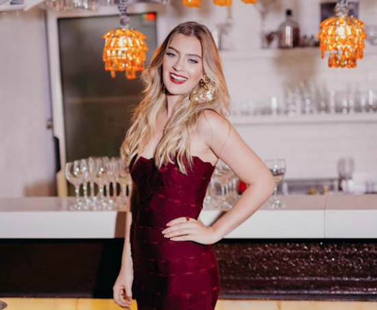 Teresa Santos esteve com Mayra Dias, atual Miss Brasil, em São Paulo