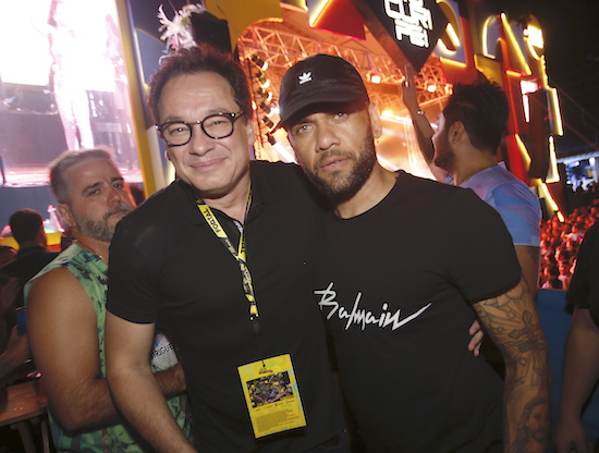 Na última noite de Fortal 2019, Daniel Alves marca presença no Camarote Mucuripe