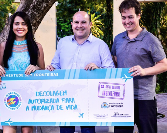 Roberto Cláudio recebe alunos do “Juventude sem Fronteiras”