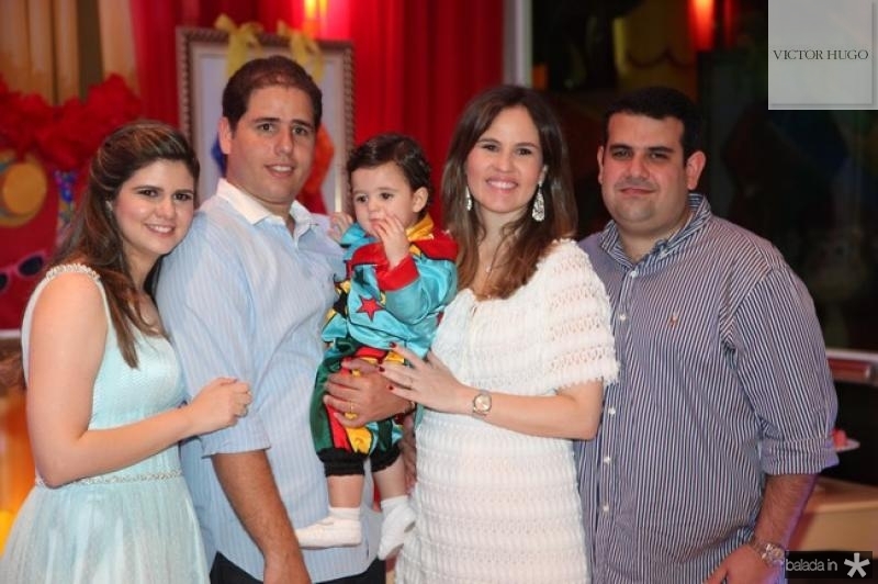 A cegonha anuncia a chegada de herdeiros