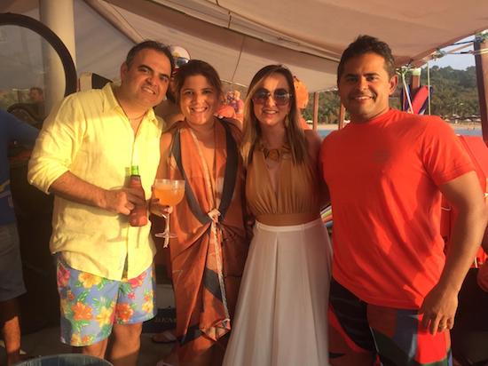 Kaline Ferraz e Sávio Nogueira celebram a nova idade de Hebert Vieira em Noronha