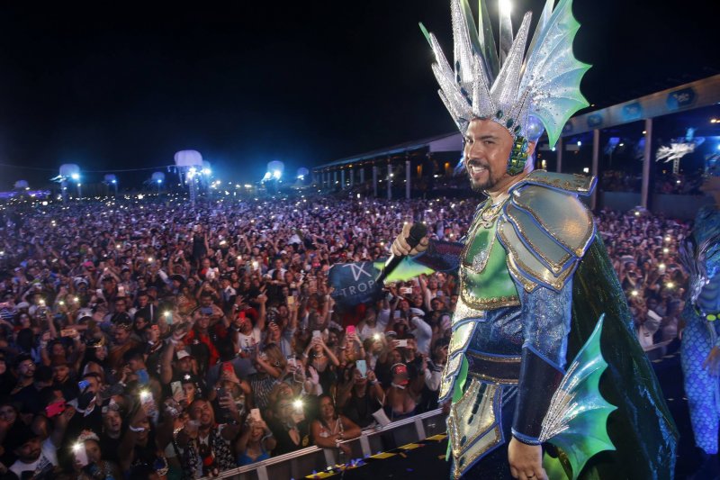 Fantasy party - Aviões Fantasy atrai uma turma cheia de imaginação até o estacionamento da Arena Castelão