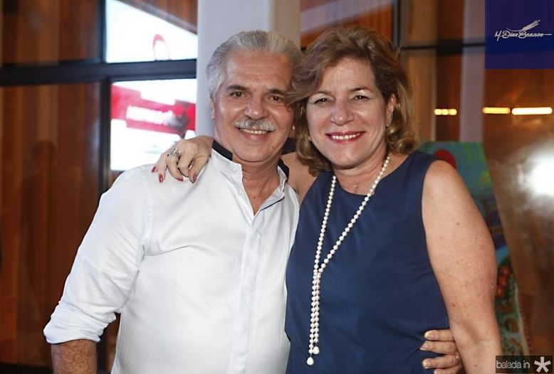 ‘Traços e abraços’ de Pio Rodrigues Neto