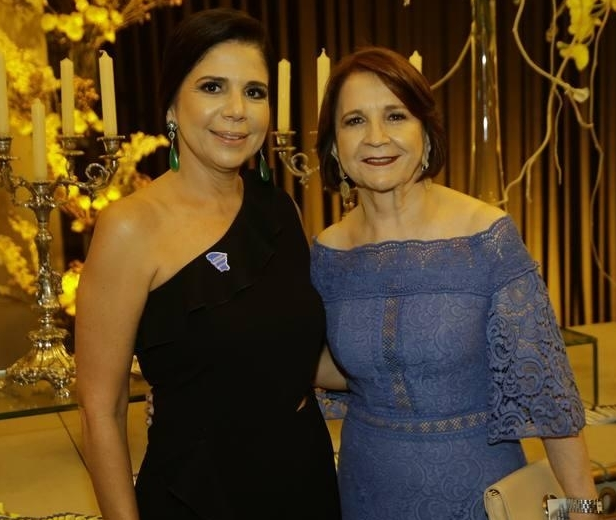 Lenita Negrão arma super desfile nesta quinta-feira