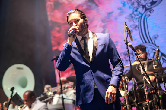 Levi Castelo Branco faz apresentação única no Theatro Via Sul Fortaleza