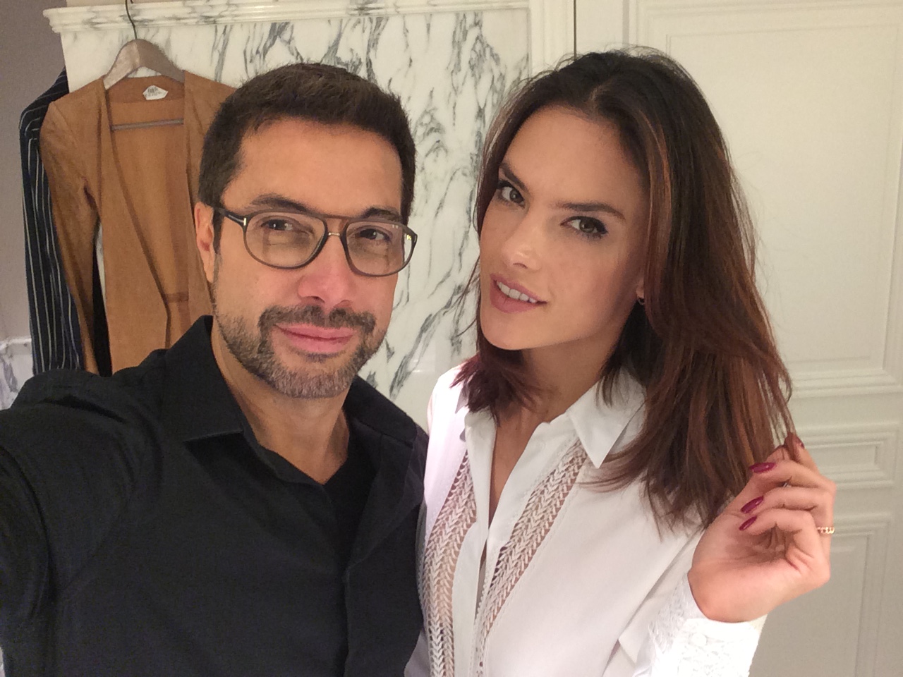 Fernando Torquatto e Alessandra Ambrosio em um giro em Paris!