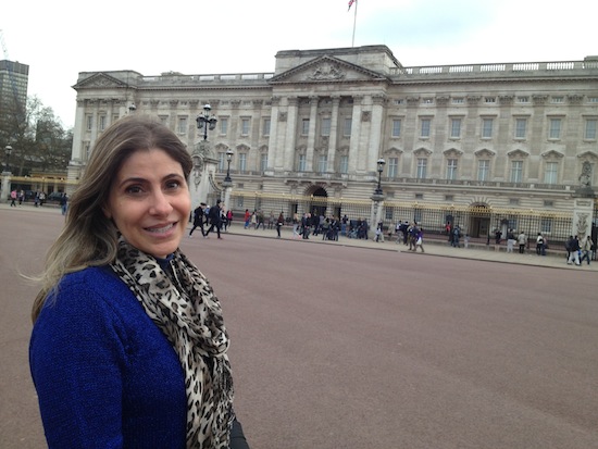 Denise Roque pesquisa nova coleção em Londres