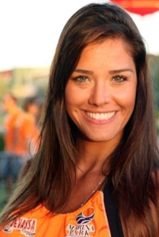 Talula Pascoli participa de lançamento na Fígaro Barbearia