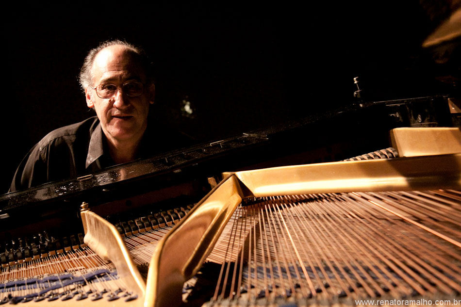 Mário Zaccaro faz show no Teatro Tapera das Artes