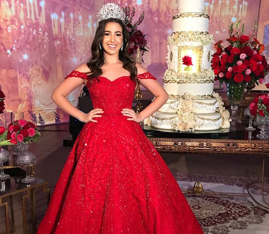 Andrezza Aguiar comemora seus 15 anos com festão no La Maison Coliseum