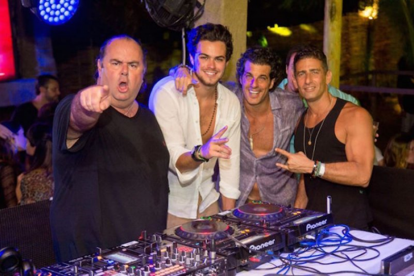 Vai rolar soft opening do Cafe de La Musique Cumbuco!