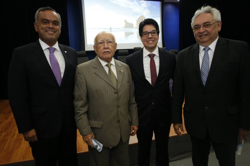 ESA-CE promove debates jurídicos sobre Direito Público